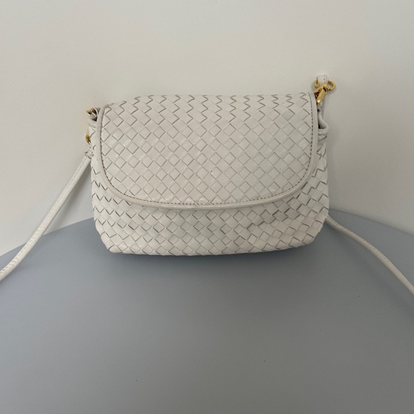 leather white Woven Shoulder Bag - Picture 3 of 11